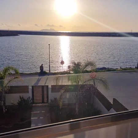 Isalos Sea View *
